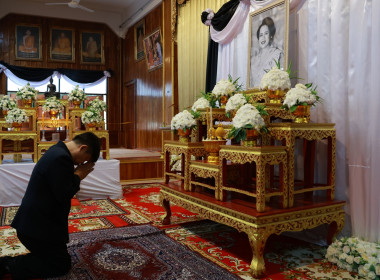 พิธีสวดพระพุทธมนต์และทำบุญตักบาตรอุทิศถวายพระราชกุศลแด่สมเด็จพระนางเจ้าสิริกิติ์ พระบรมราชินีนาถ พระบรมราชชนนีพันปีหลวง ... พารามิเตอร์รูปภาพ 2